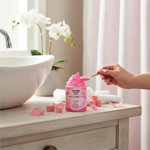 Bloom-Bloom Luxury Bath & Body treats pink creamy body wash with rose and turkish delight scent, shea butter. 250gr.